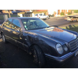 MERCEDES E220